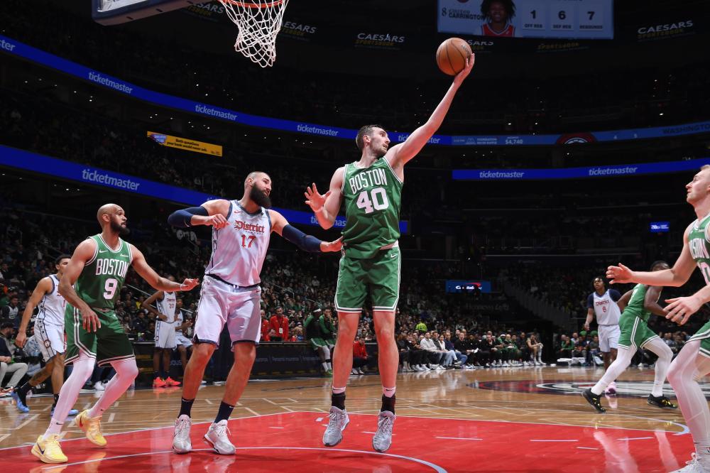 恩比德鼻子骨折76人不敌步行者 骑士力克奇才.