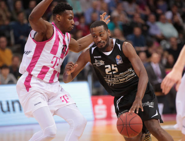 显著高于赛 显著高于赛