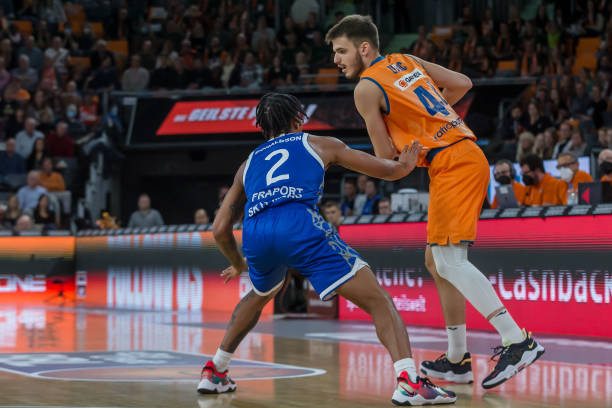 蒙德主教练 蒙德主教练